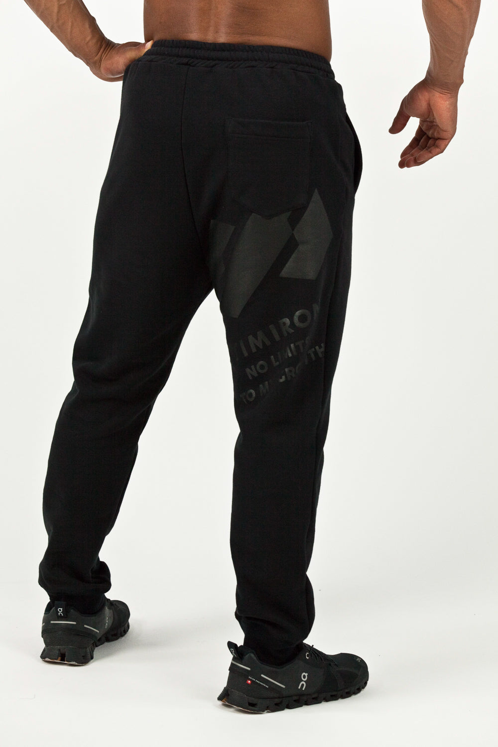 BACK LOGO SWEAT PANTS - BLACK | 山岸秀匡 STIMIRON公式通販ショップ